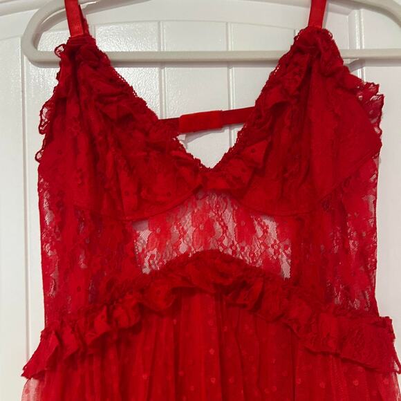Red lace maxi dress - Picture 4 of 6